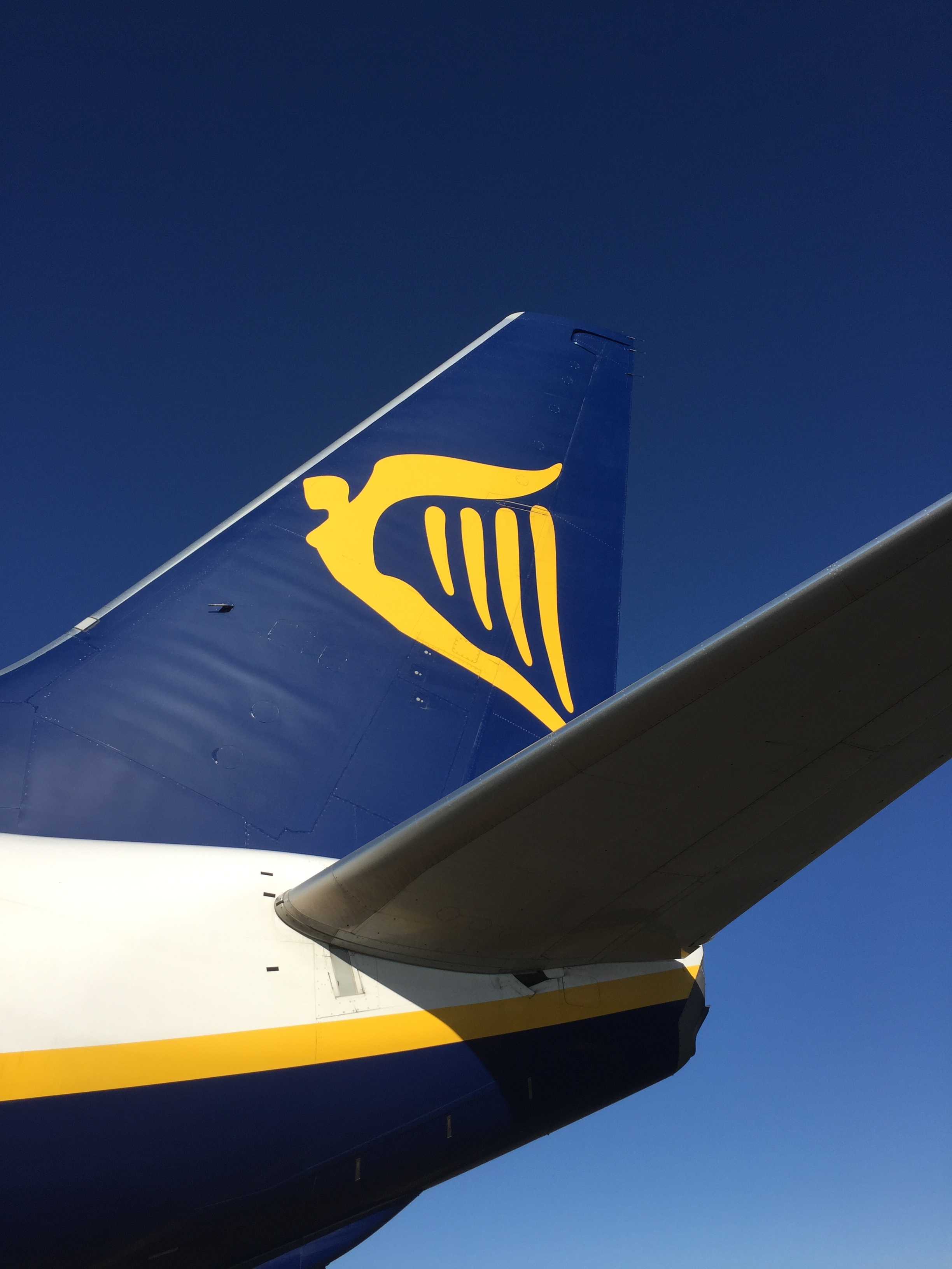 How to Book a Flight on Ryanair and Avoid Hidden Fees